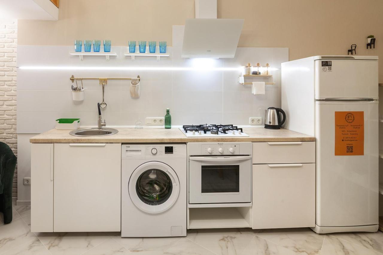 Bv Apartments Cozy In Center Lviv Luaran gambar